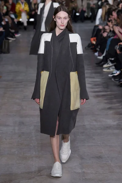 Look 12